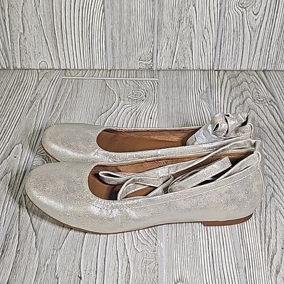 BC Footwear Metallic Have A Heart Ankle Strap Flats Womens Size 6.5 NEW - Picture 4 of 12